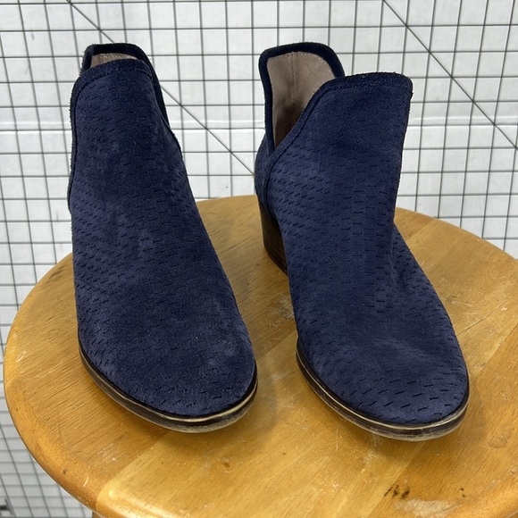 LUCKY BRAND
Baley blue suede Perforated Chop Out Booties 7 - Picture 2 of 12